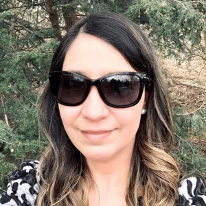 Meet your Posher, Sharon